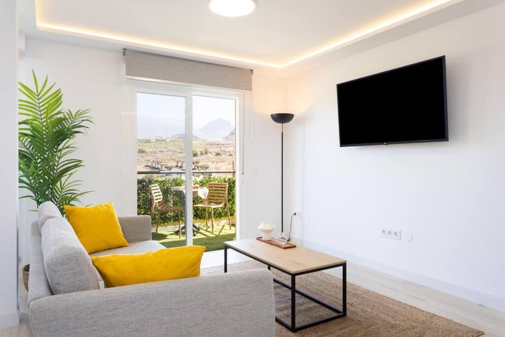 Sunnyland Apartment Arona Cho Exterior foto